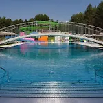 Osada Zborow Camp & Bed Resort