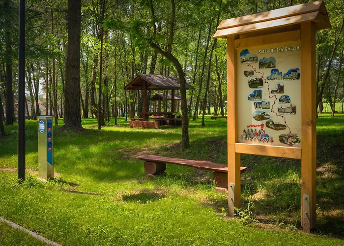 Resort Osada Zborow Camp & Bed *